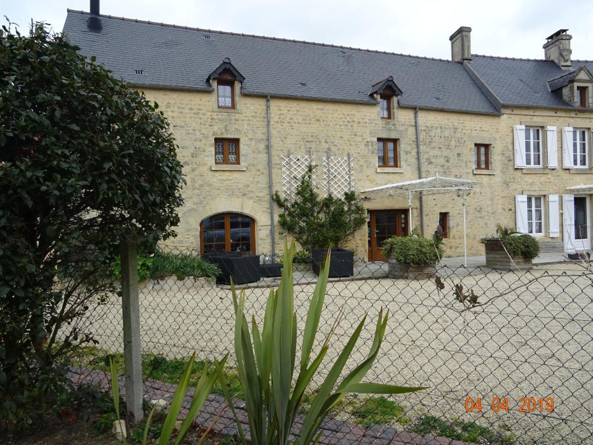 La Ferme Aux Chats Formigny Exterior foto